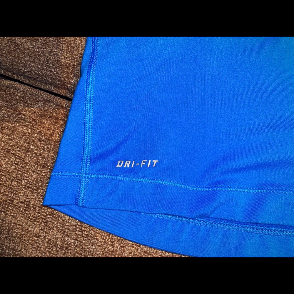 Nike tee and racer back dry fit - Picture 8 of 8